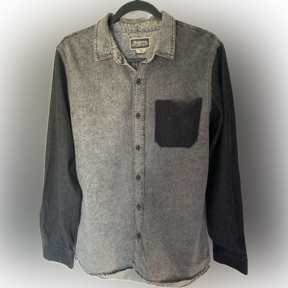 Modern Amusement Men’s Size M Long Sleeve Button-Down Shirt, Gray & Black